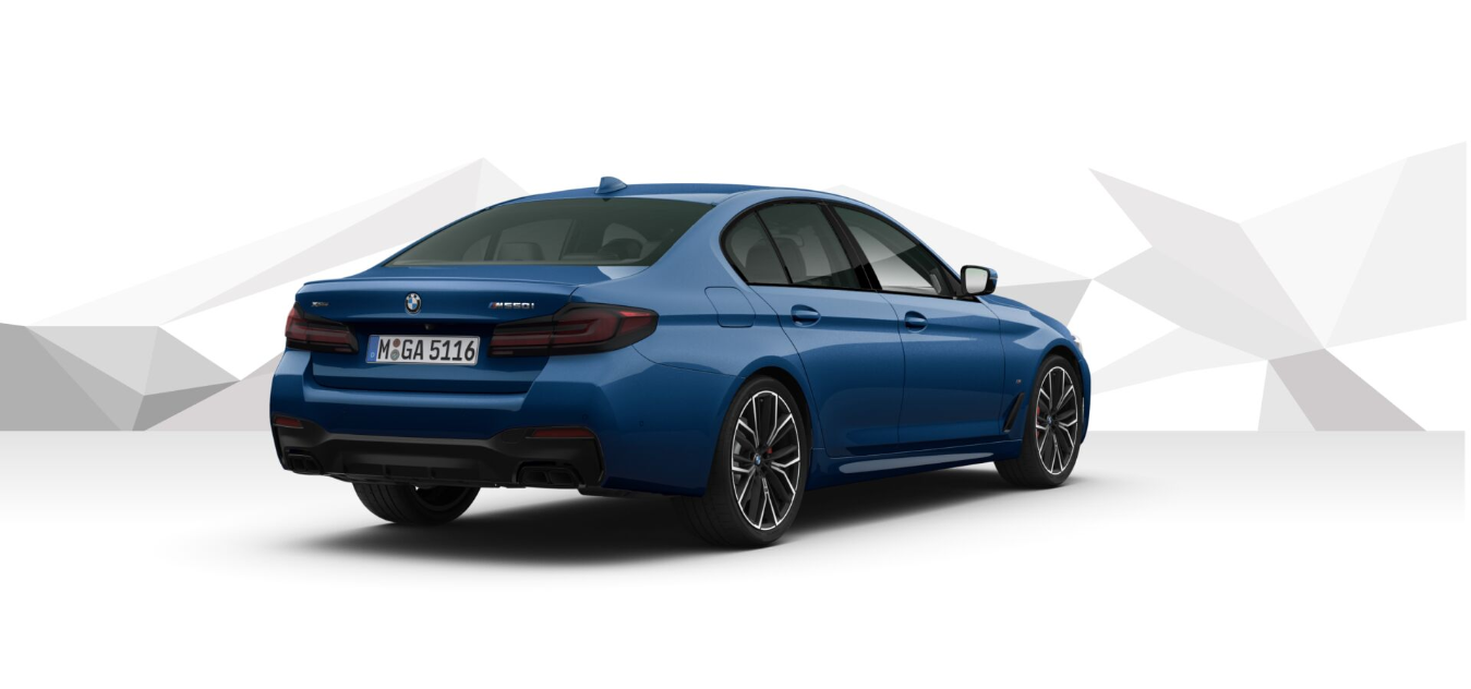 BMW M550i xDRIVE - modrá Phytonic Blue metalíza - autoibuy.com